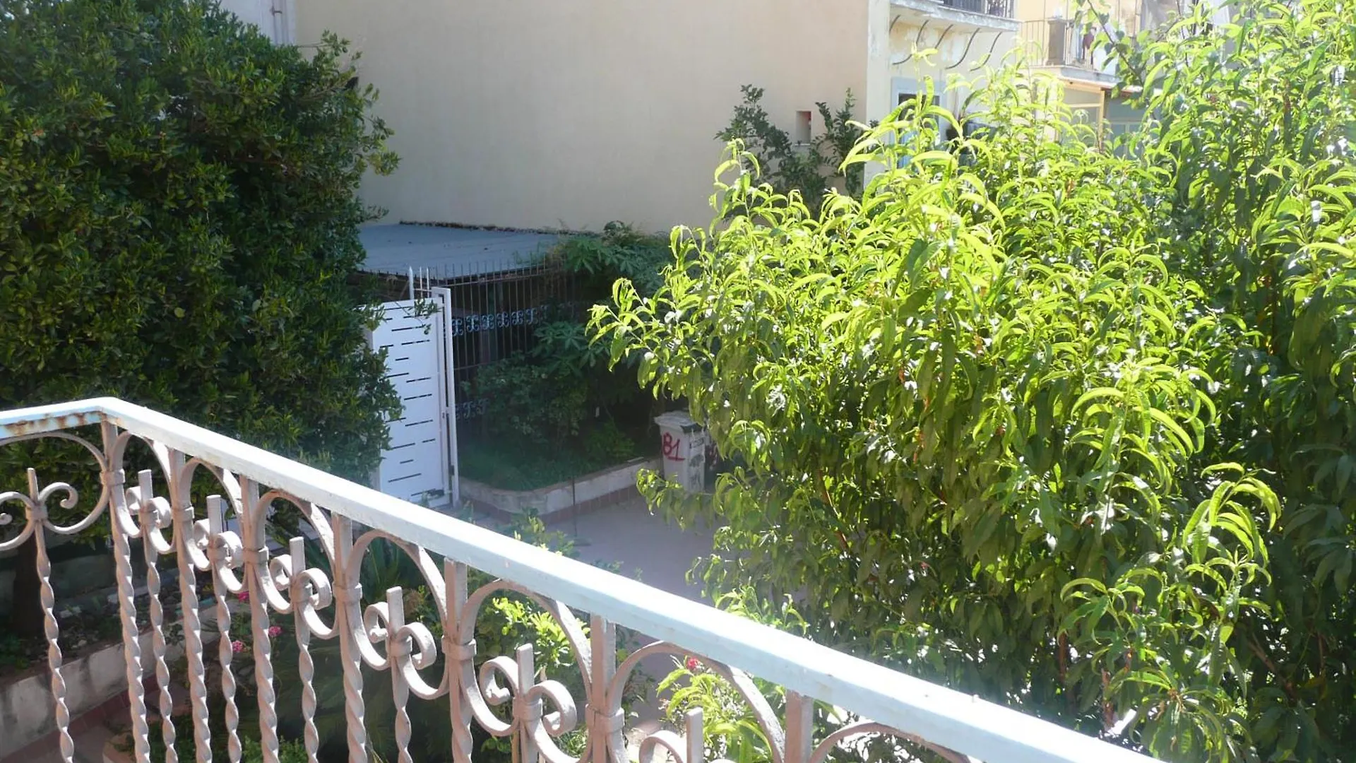 Bed & Breakfast Bed and Breakfast Garden House Ercolano Italia